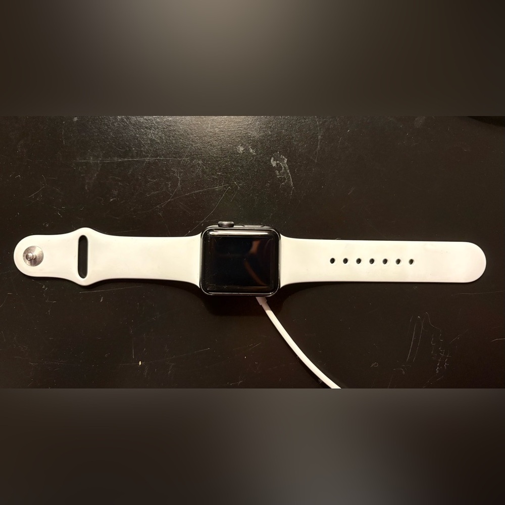 Apple Watch — Series 3 38mm aluminum case with white band